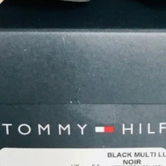 Brand New Women's Tommy Hilfiger Carmon Black Patent Leather Logo Ballet Flats - Picture 10 of 11